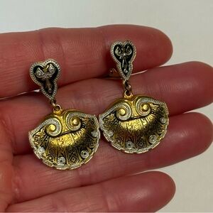 Vintage Damascene Spain Clip On Earrings Gold Tone Deco Dangle